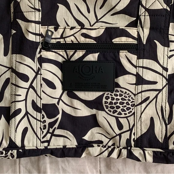 Aloha Collection Holomua Weekender Black and Cream Print Women's Bag New - Picture 5 of 5